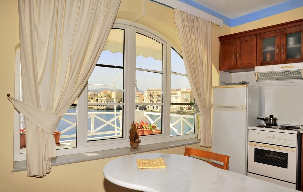 Sea Colours Rooms & Apartments 에르무폴리 객실 사진